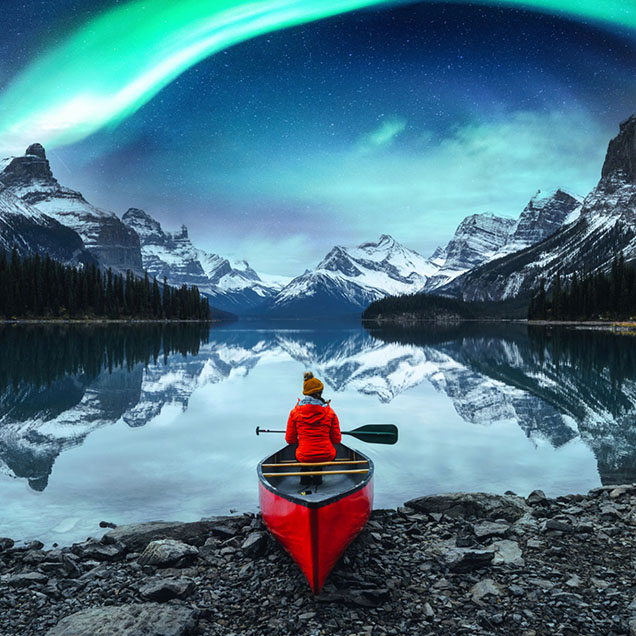 aurora-borealis-over-spirit-island-in-maligne-canada-636×636