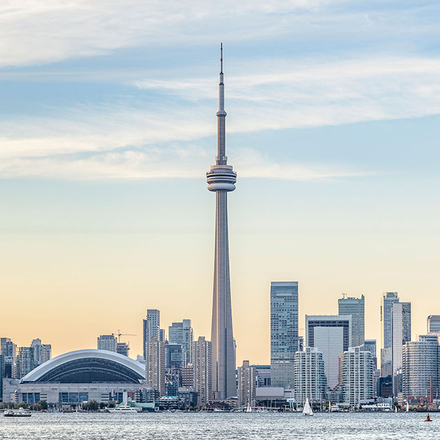 cn-tower-and-toronto-skyline-canada-636×636