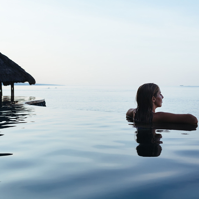 infinity-swimming-pool-bali-636×636