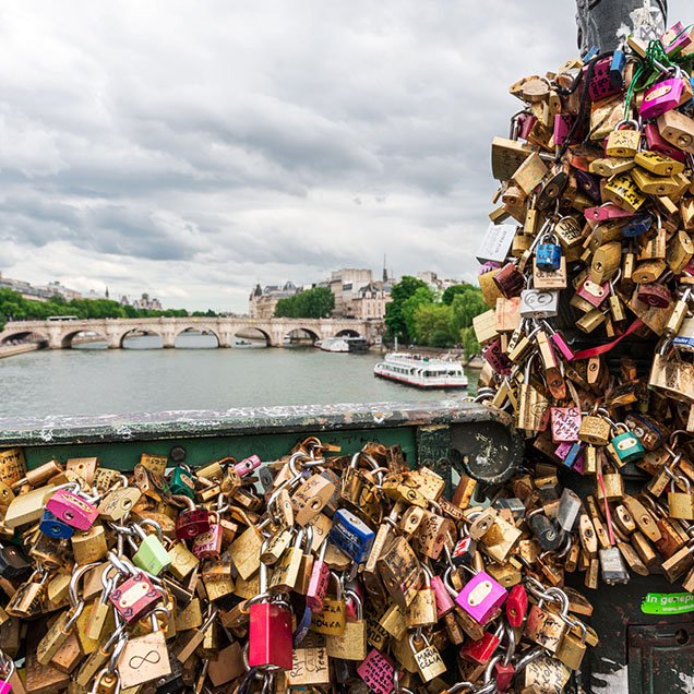 love-padlocks-paris-france-636×636