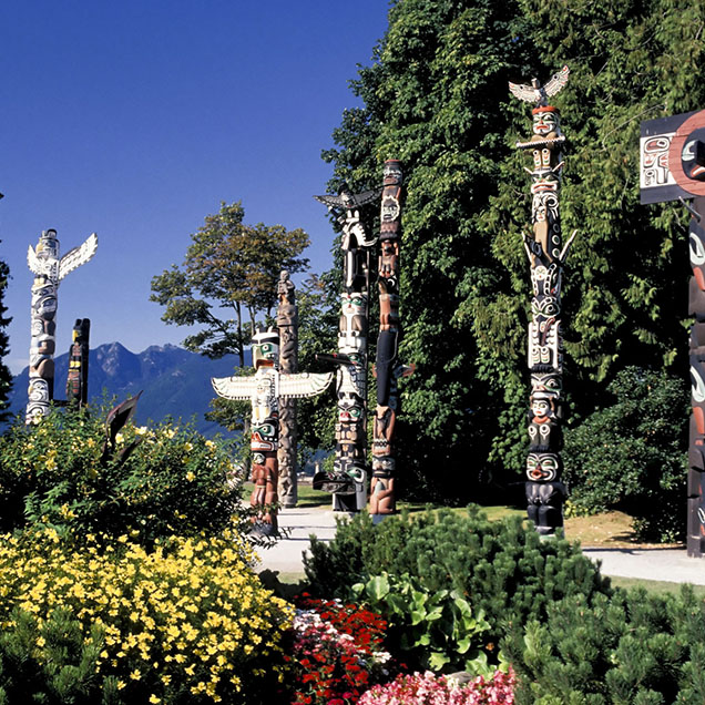 stanley-park-totem-pole-vancouver-canada-636×636