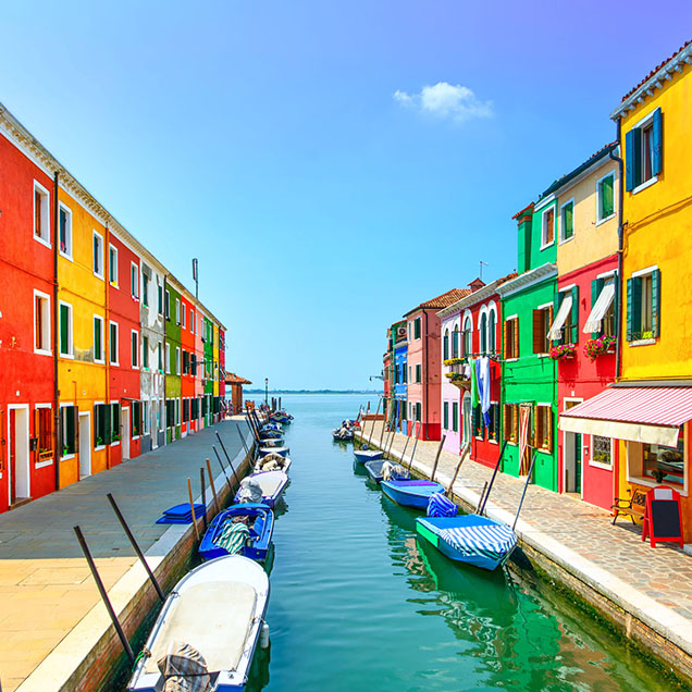 venice-landmark-burano-island-canal-636×636